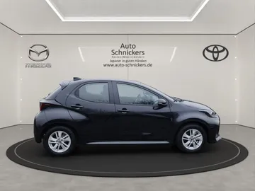 Car image 4
