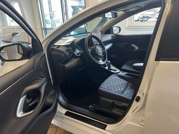 Car image 4