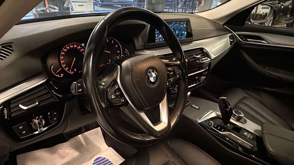 BMW 520i Touring 135 kW image number 11