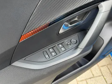 Car image 42