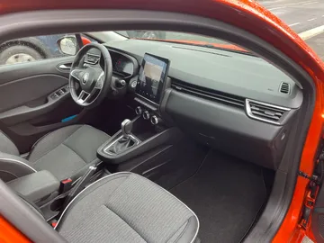 Car image 12