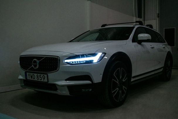 Volvo V90 Cross Country D4 AWD Pro Inscription 140 kW image number 1