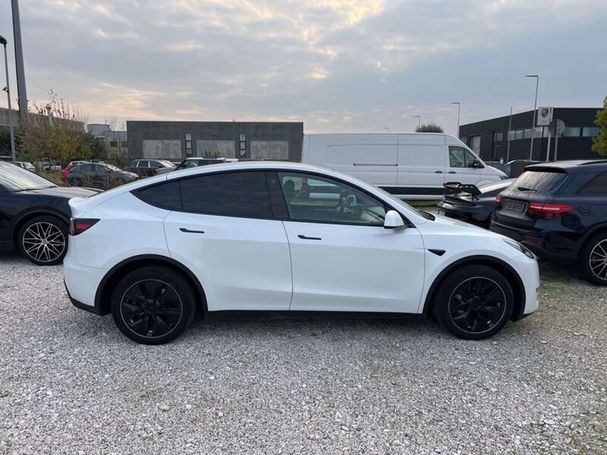 Tesla Model Y Long Range AWD 153 kW image number 7