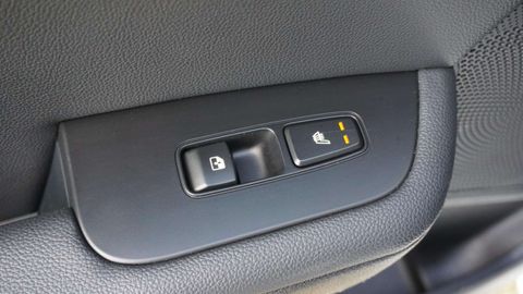 Car image 33