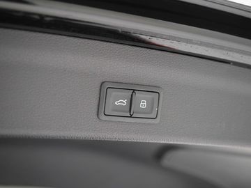 Car image 38