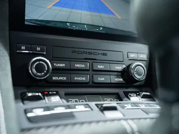 Car image 46