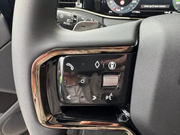 Car image 34