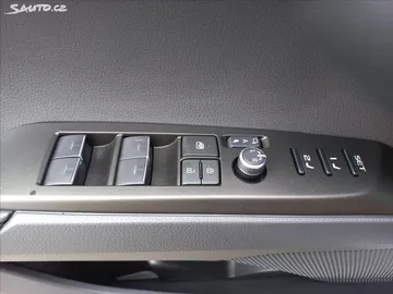 Car image 31