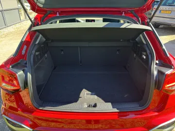 Car image 33