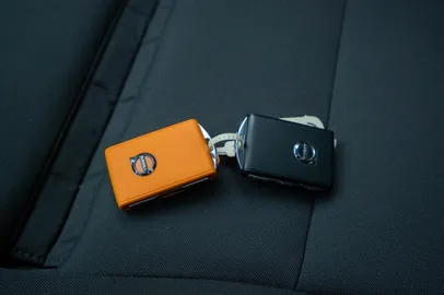 Car image 27