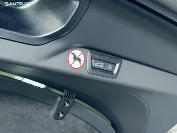 Car image 45