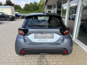 Car image 3