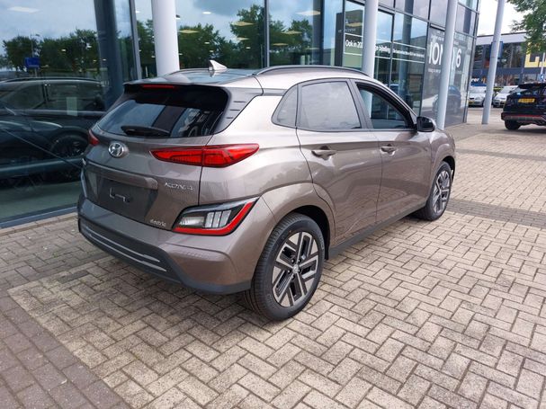 Hyundai Kona EV 150 kW image number 10