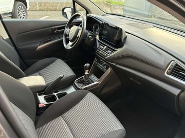 Car image 15