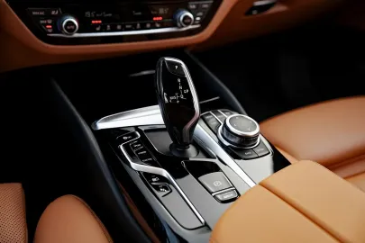 Car image 32
