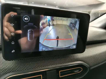 Car image 25