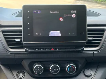Car image 33