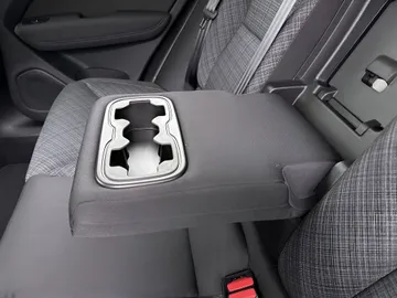 Car image 40