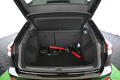 Car image 38