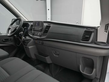 Car image 32