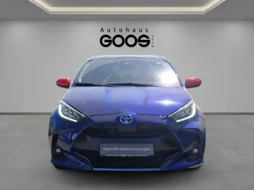 Car image 3