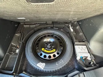 Car image 49