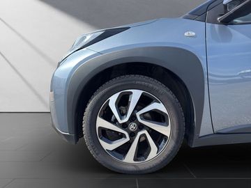 Car image 21