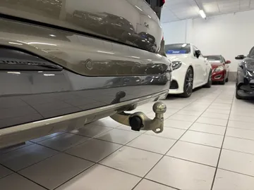 Car image 32
