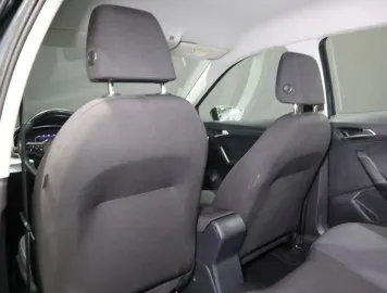 Car image 40