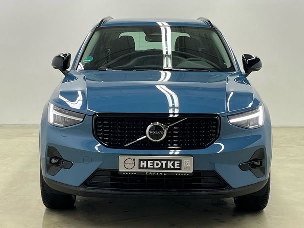 Volvo XC40 B4 Plus Dark 145 kW image number 2