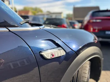 Car image 24