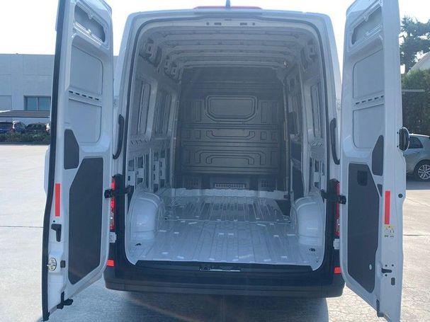 Volkswagen Crafter 103 kW image number 4