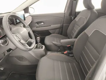 Car image 32