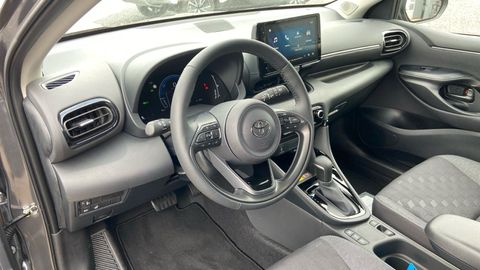 Car image 12