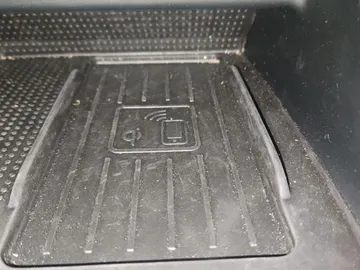 Car image 26