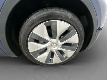 Car image 32