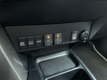 Car image 30