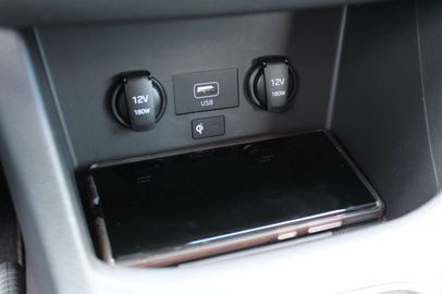 Car image 26