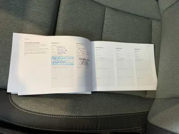 Car image 33
