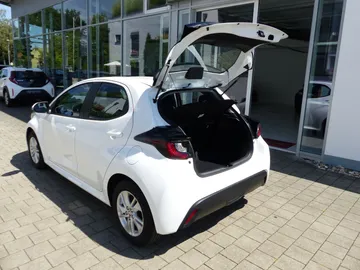 Car image 23