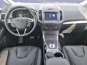 Car image 10