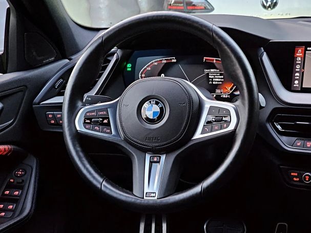 BMW 118i M Sport 103 kW image number 11