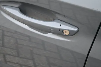 Car image 35
