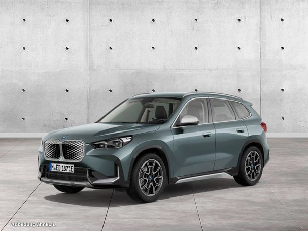 BMW iX1 xDrive30 xLine 230 kW image number 1