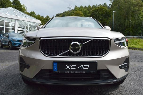 Volvo XC40 B3 Core 120 kW image number 3