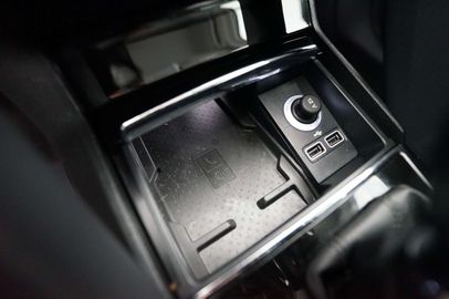 Car image 37