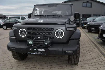 Car image 3