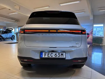 Car image 5