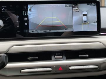Car image 25