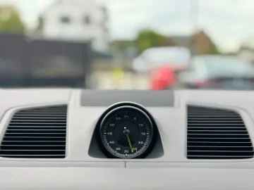 Car image 36